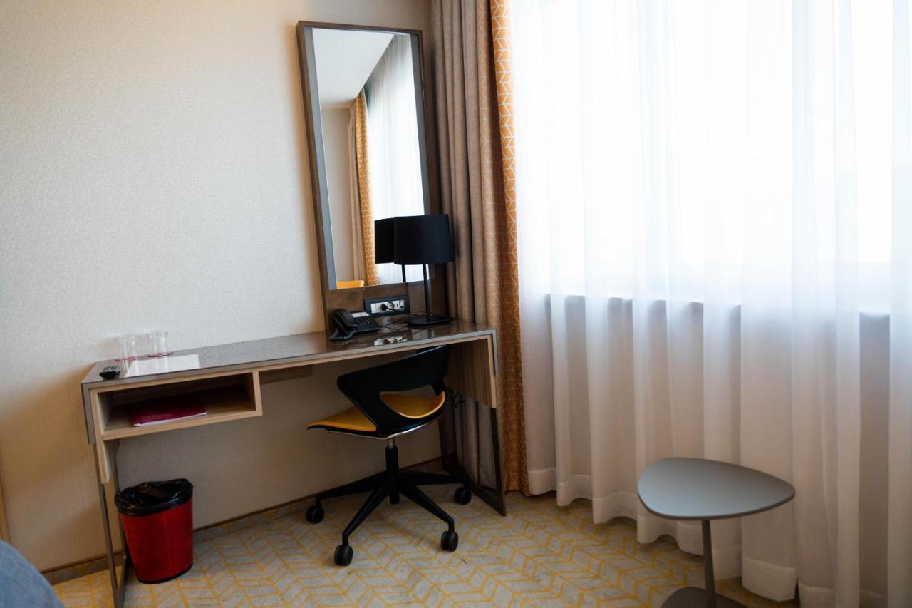Ramada By Wyndham Ramnicu Valcea Hotel Bagian luar foto