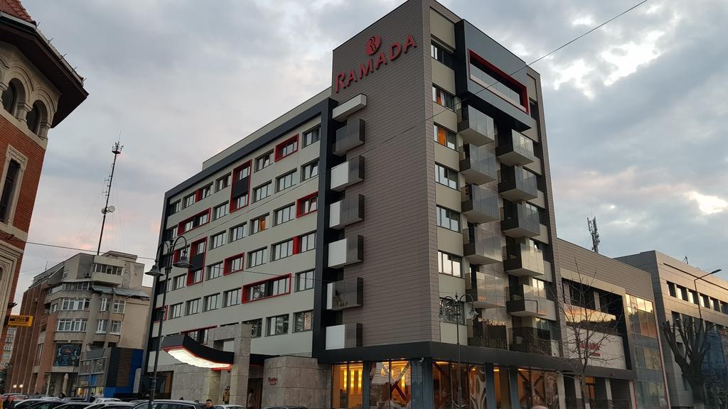 Ramada By Wyndham Ramnicu Valcea Hotel Bagian luar foto